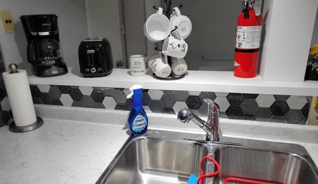 RedDore - 2 Bedroom Cozy Basement Suite