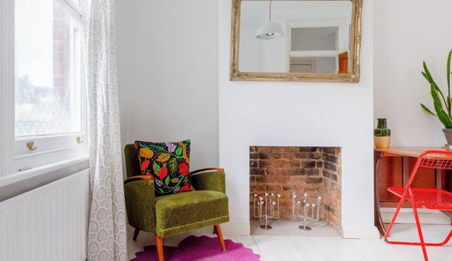 Redesigned 1BD Victorian Coach House, Dalston