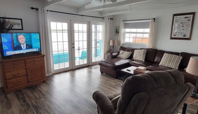 Redfish Cabin - Sleeps 8 - Boat Dock & Ramp