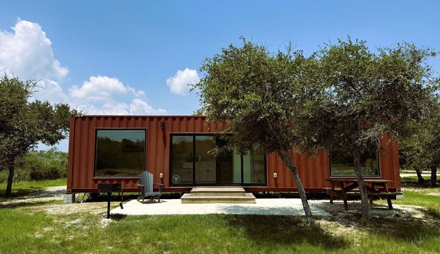 Redfish Container Home - Fish Camp Rockport
