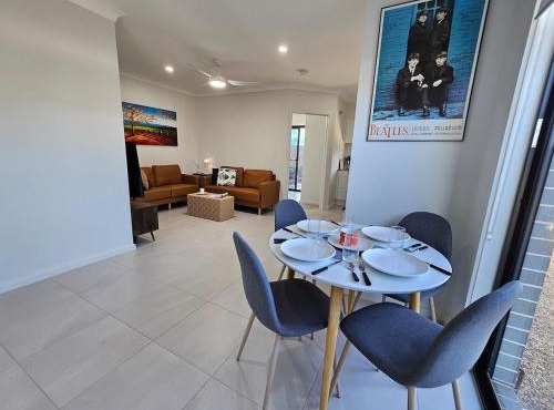 RedFlamesRetreat-Gables-Box Hill-Marayla-Family Friendly-Free Parking & Wifi