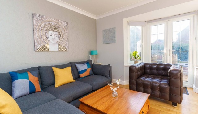 Redgrave Detached home with free parking