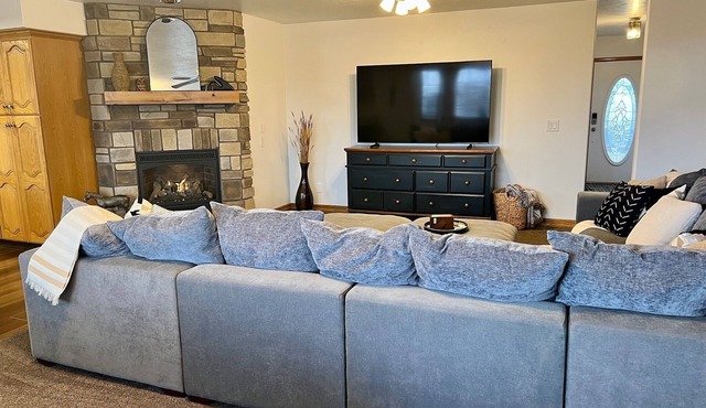RedHawk Retreat/Extremely clean! nModern Hobby Farm Getaway