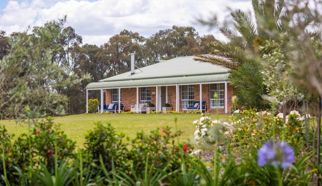 Redims Hill Cottage - Renovated 3 bedroom cottage on working farm