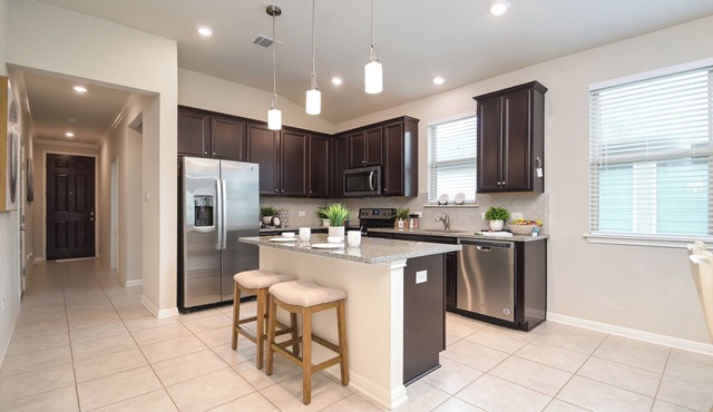 Redland Home - 4 Bedrooms, one story house