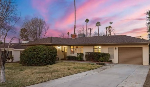 Redlands Stay Near University, Downtown Dining & Minutes to Loma Linda Hospitals