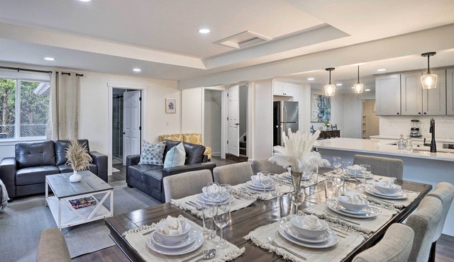 Redmond Home ~ 17 Mi to Downtown Seattle!