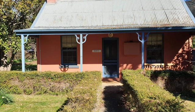 Redruth - 2 bedroom cottage situated in wandiligong