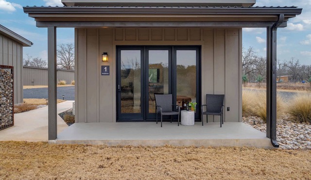 Redstone Casita at Featherstone Winery