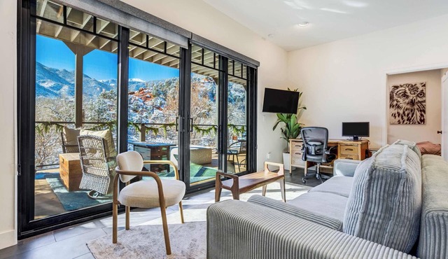 Redstone Terrace! Scenic Mountain View by Downtown