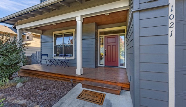 Redtail - Great Hood River Location! Great Ski house!