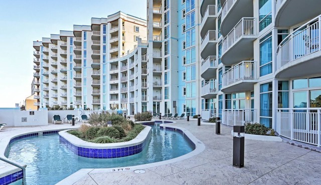 REDUCED .BEAUTIFUL & AFFORDABLE Great Ocean view. 2 MIN WALK TO BEACH