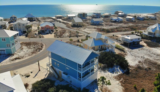 Reduced for April! Views and Pools!