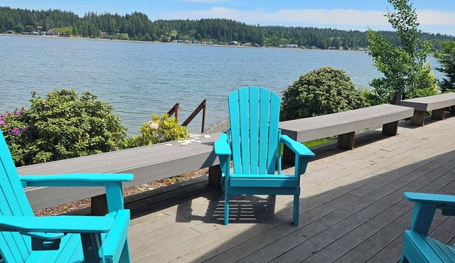 Reduced price! 5 Bedroom Waterfront Home - Kayaks - Come and Enjoy!