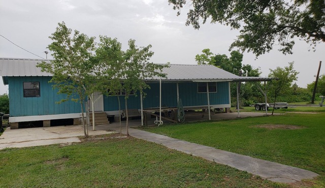 REDUCED PRICE CLEAN! Salty Marsh Lodge Fishing and Hunting Getaway Newly Updated