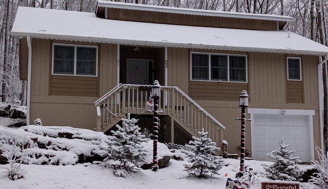 Reduced🦃Beech MTN home 3 beds 2bath wifi/Cable/Sleeps 6/Clean/2mls 2ski resortn