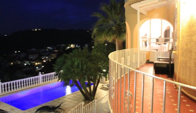 REDUCTION10% JUNE, JULY, AUGUST COMFORTABLE VILLA WITH SEA VIEW AND PRIVATE POOL