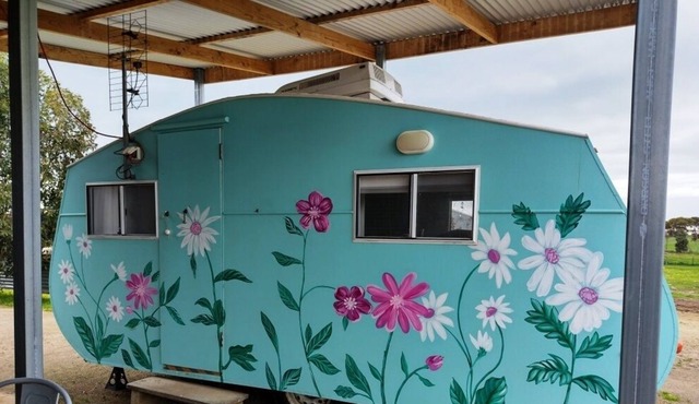 Redwing Farm's Little Patty Vintage Van