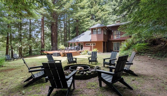Redwood 101: All New, Stout Grove, Spa-Like Bathrooms, Fire Pit, Fully Equipped
