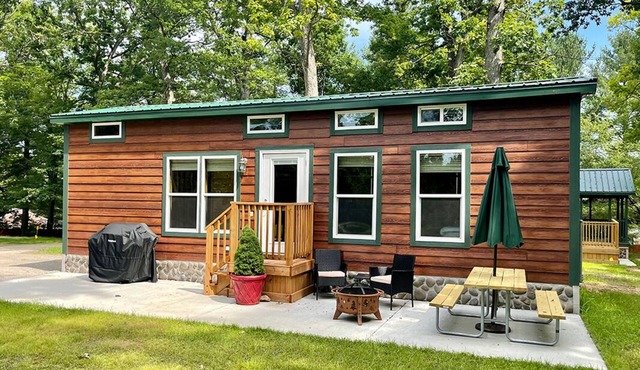 Redwood Chalet Cottage