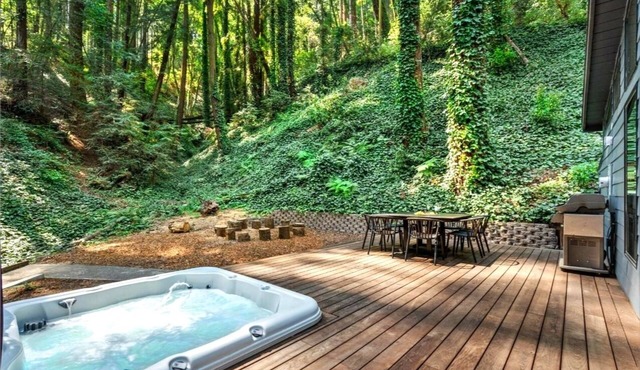 Redwood Hollow-Cozy & Chic in Redwoods/5-Star Reviews/HtTb-Pres Week Avail