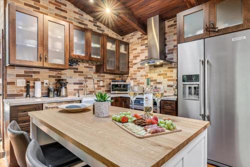 Redwood Hollow - Hot Tub Walk to River Redwoods