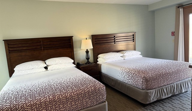 Redwood Inn & Suites Room #5 - impeccably clean motel between CDP & ASV