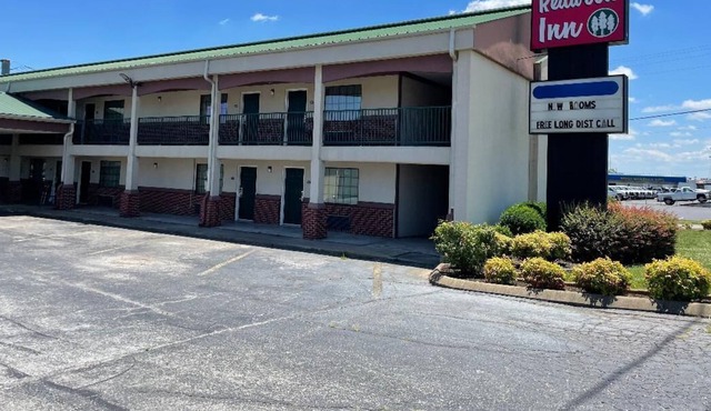 REDWOOD INN