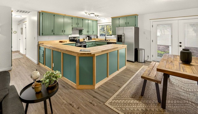 Redwoods Stopover by WanderLodges