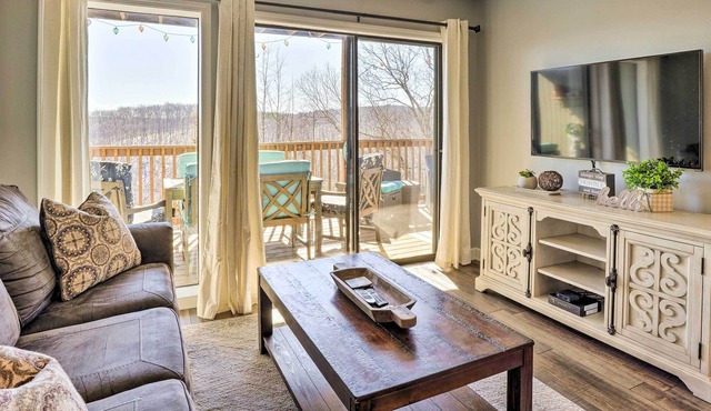 Reeds Spring Condo Near Silver Dollar City!