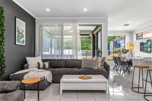 Reef Retreat - Modern Beach House Sanctuary