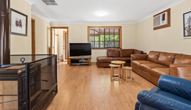 Reef & Vines ~ Port Noarlunga - Cosy Cottage Close to the Surf