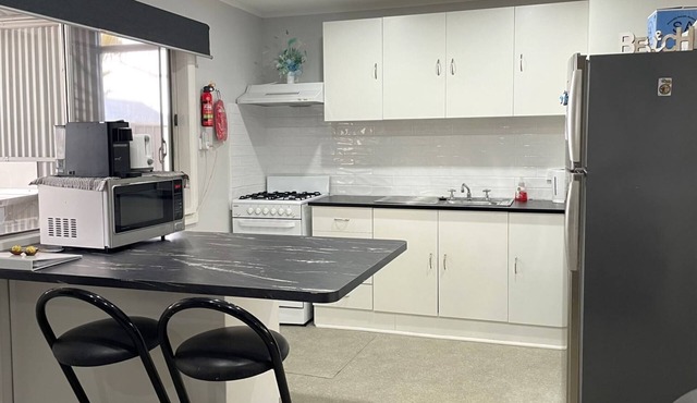 Reel 'Em Inn, Port Victoria