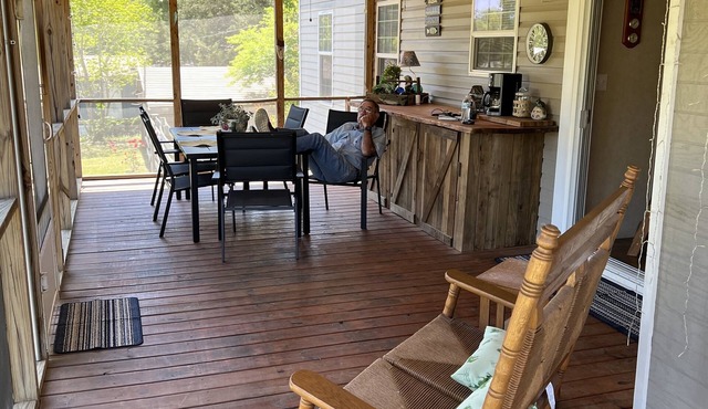 "Reel Escape" in White Oak Shores