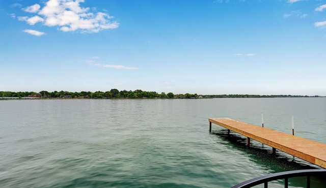 Reel in Romance ~ Lake Conroe ~ Fish off your balcony.