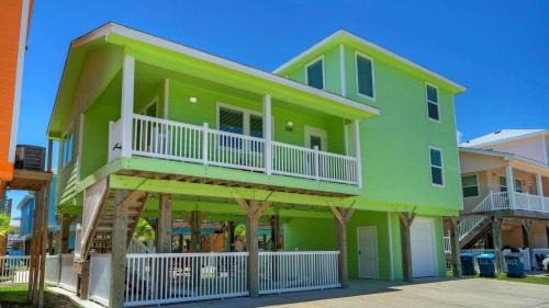 Reel Life Dreams by AvantStay Pool Near Beach