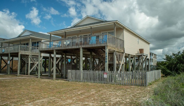Reel Nice: 2nd Row Gem, Beach and Pier View from Balcony!