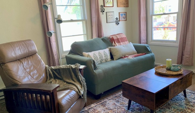 Reel Relaxation: Fisherman’s Hideaway on Shore with Ample Driveway Parking