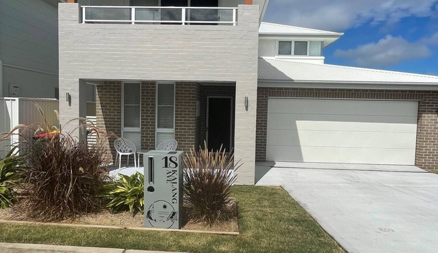 Reelaxing@TheRocks - sensational brand new modern home