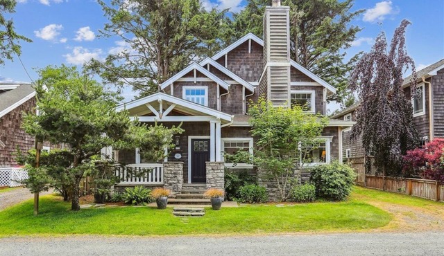 Rees Cottage - Close to Downtown & the Beach!