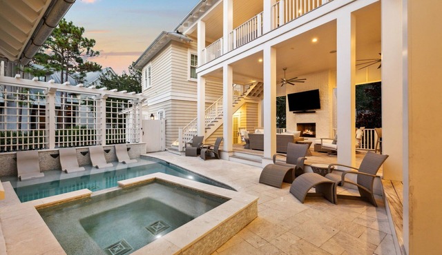 'Rees on Wiregrass' | Private Pool, Golf Cart, Carriage House | Lake District, WaterColor, FL