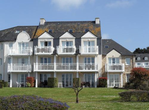 REF 060 Appartement pour quatre personnes résidence avec piscine vue Port Crouesty ARZON