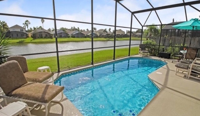 Ref 09. Stunning villa private pool. Lake Berkley Resort.