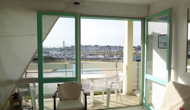 REF 104 Appartement T3 pour cinq personnes résidence avec piscine Port Crouesty ARZON