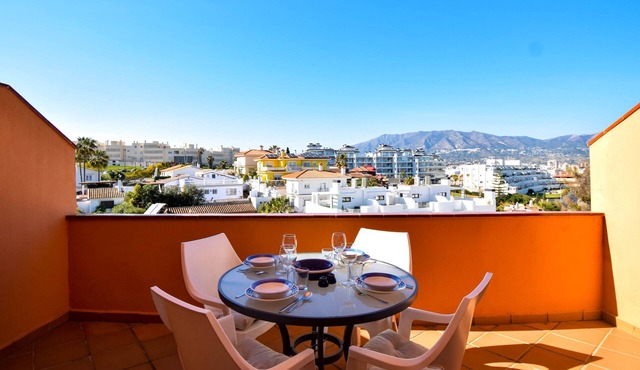 Ref: 226 Apartment with mountain views close to Fuengirola Beach & Castle