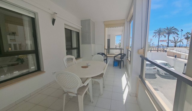 Ref: 299 Beachfront 4 bedroom apartment with pool in Fuengirola