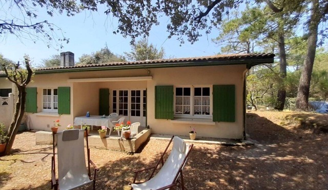 Ref 567 - Quiet house close to beaches and shops