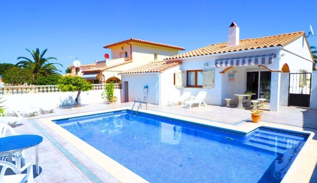 Ref. DESTINATA: Nice house with private pool, air conditioning and wifi.