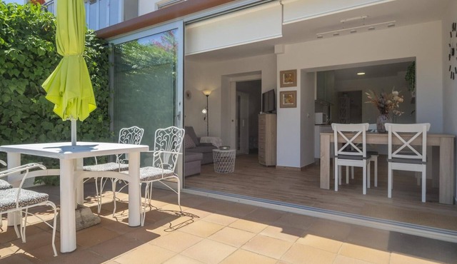 Ref. FIGUERES: Renovated apartment ideal for couples, next to the beach!