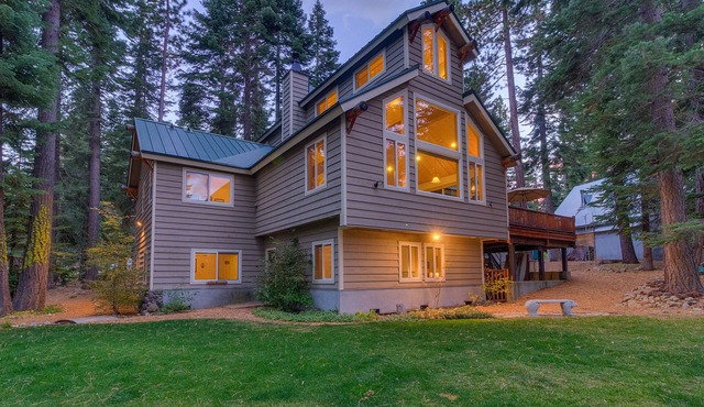 Ref-Nest: 6 BR, 3 BA House in Tahoma, Sleeps 16